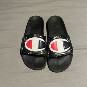 USED Men's Black Champion Slides Size 6